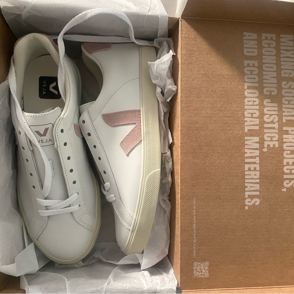 Veja esplar white and blush sneakers. Size 39, brand new in box.